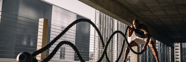 世界杯精彩进球瞬间 - 球员腾空抽射破门